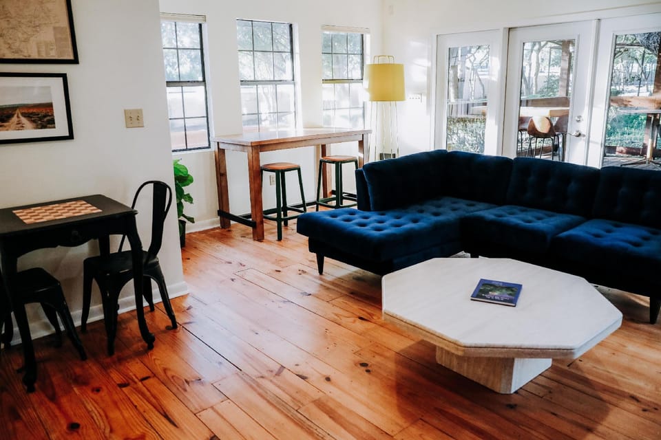 Wimberley Inn & bar Hotel in Wimberley