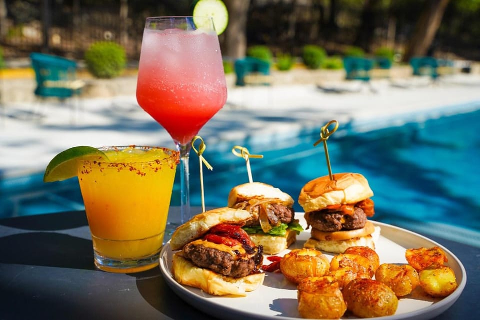 Wimberley Inn & bar Hotel in Wimberley