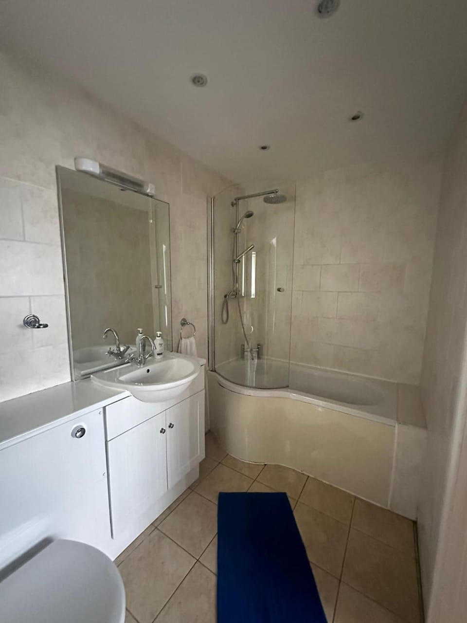 3 Luxury En-suite Bedrooms Hotel in Cardiff