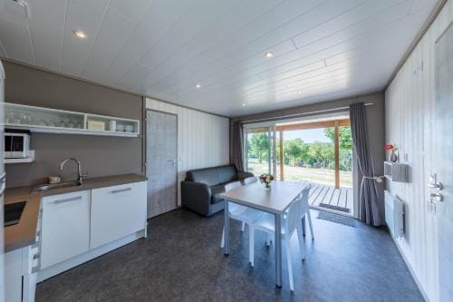 Les Terrasses Du Lac Hotel in Auvergne-Rhône-Alpes