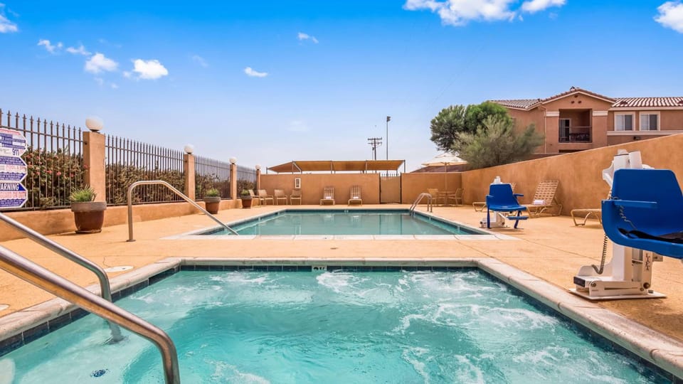 Best Western Plus Main Street Inn Hotel in Brawley