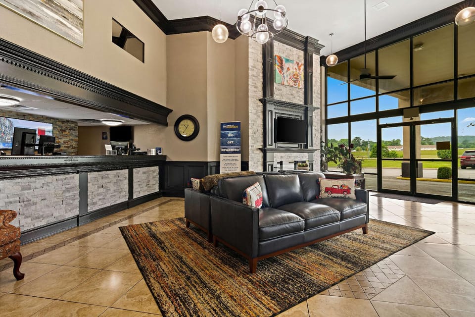 Best Western Windsor Suites Hotel in Fayetteville