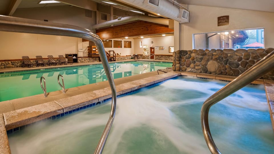 Best Western Plus Tree House Hotel in Mount Shasta