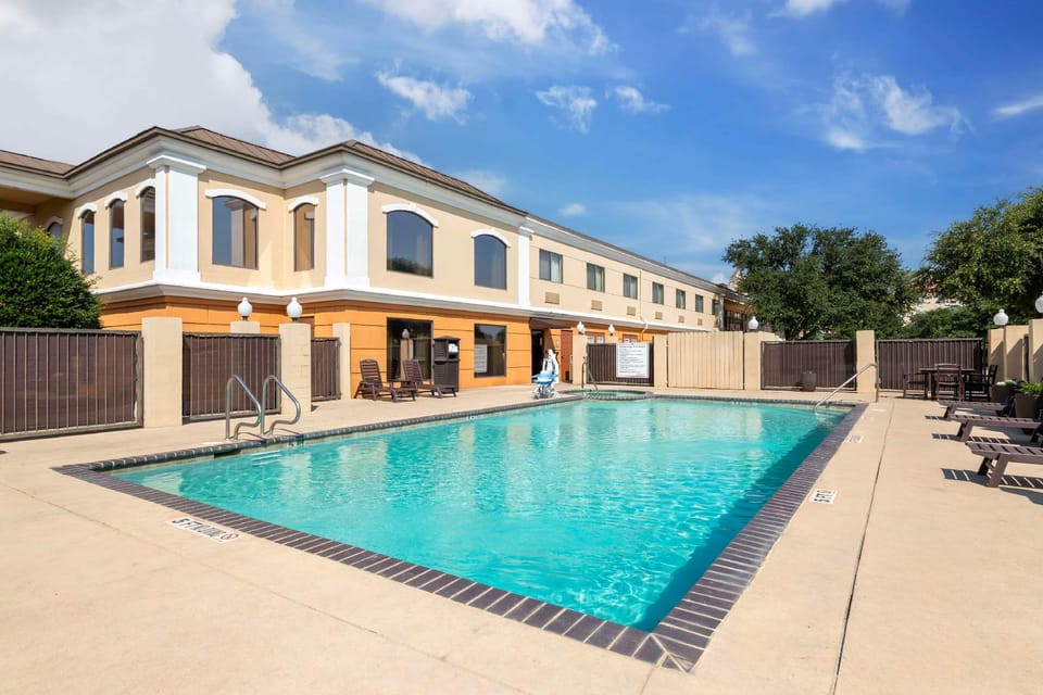 Best Western Inn & Suites Hotel in New Braunfels