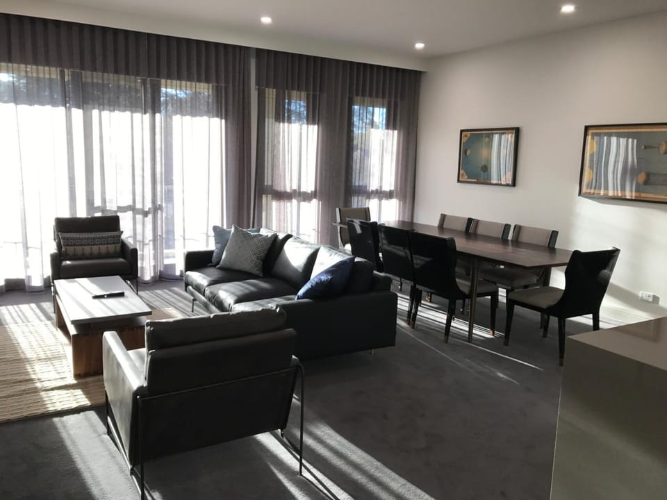 Knightsbridge Canberra Apartment hotel in Canberra