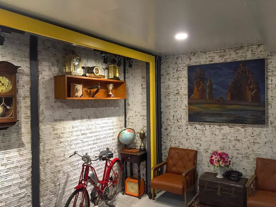 Ducati Bike Box Hostel Hostel in Laos