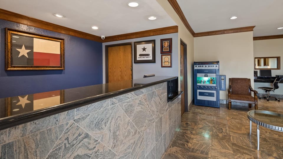 Best Western Regency Inn & Suites Hotel in Gonzales