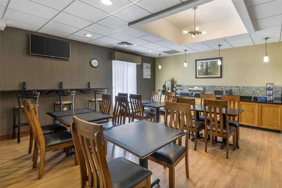 Best Western Plus University Inn Hotel in Cattaraugus