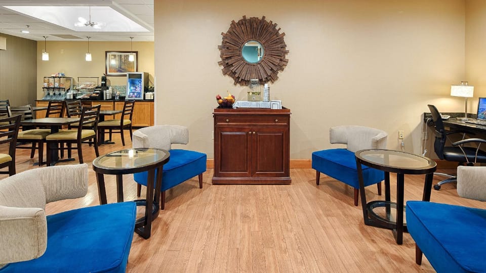 Best Western Plus University Inn Hotel in Cattaraugus