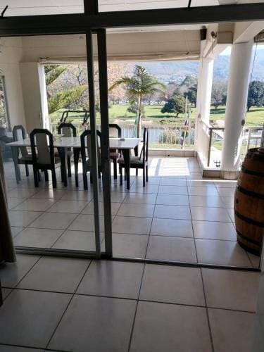 Sunset Boulevard Riverlodge Hotel in Cape Town