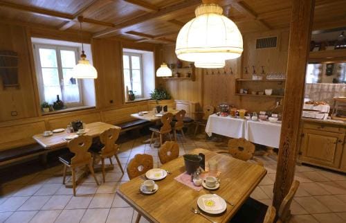Gasthof Hotel Weinbau "Zum Goldenen Ochsen" Inn in Hesse