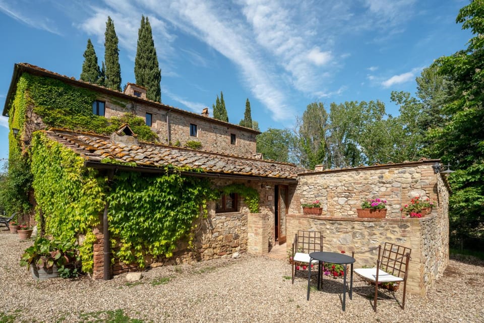Castello di Bossi Hotel in Tuscany