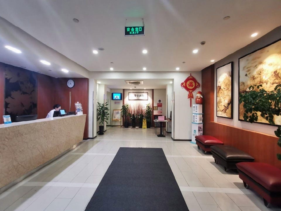 Jinjiang Inn Shanghai Lujiabang Road Metro Station Hotel in Shanghai