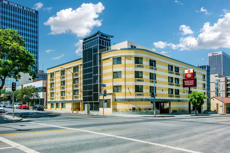 Best Western Plus LA Mid-Town Hotel Hotel in San Fernando Valley