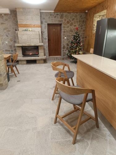 Shared lounge/TV area