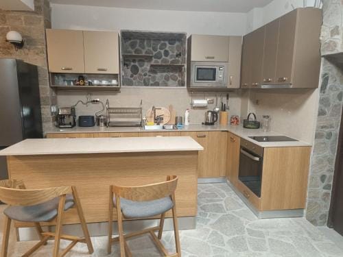 Shared lounge/TV area