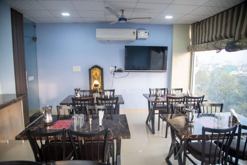 Hotel Thikana Palace Hotel in Jaipur