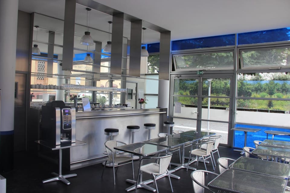 Bar/lounge