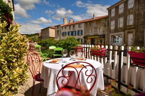 Hotel Restaurant La Terrasse Hotel in Auvergne-Rhône-Alpes