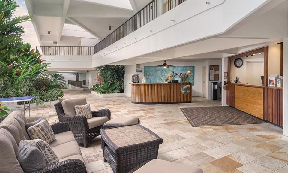 Wyndham Royal Sea Cliff Resort Hotel in Holualoa