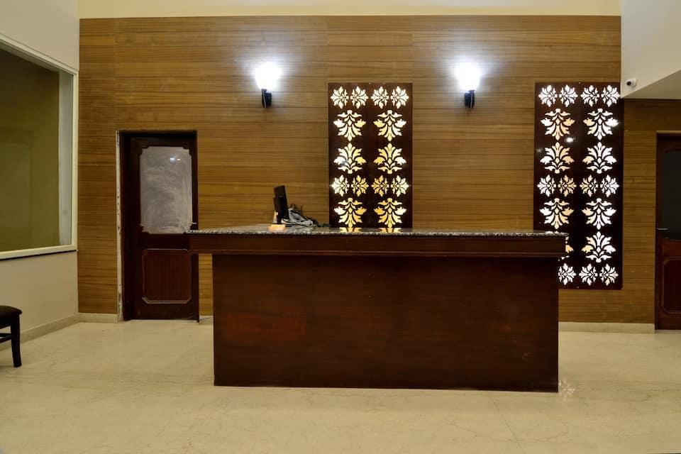 Maple Retreat Hotel in Manali