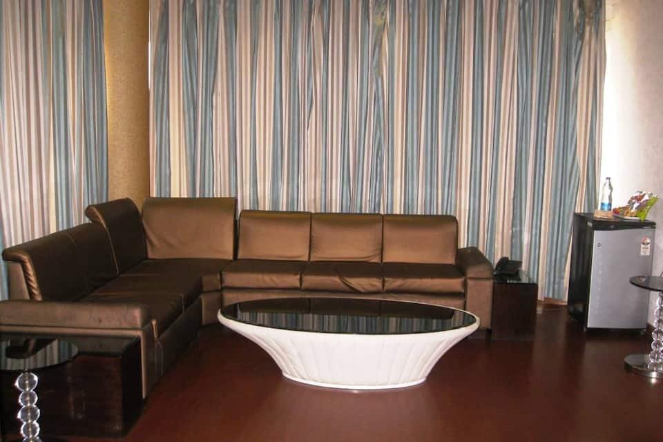 Hotel D Grand Hotel in Uttar Pradesh