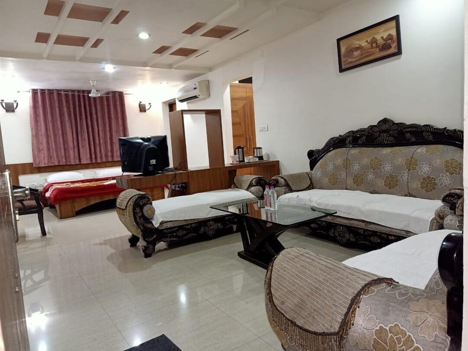 Hotel Gouri Inn Hotel in Maharashtra