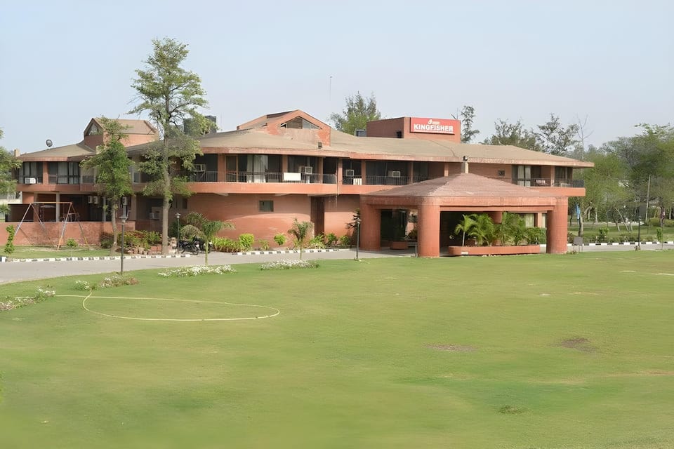 Kingfisher Tourist Resort Hotel in Haryana