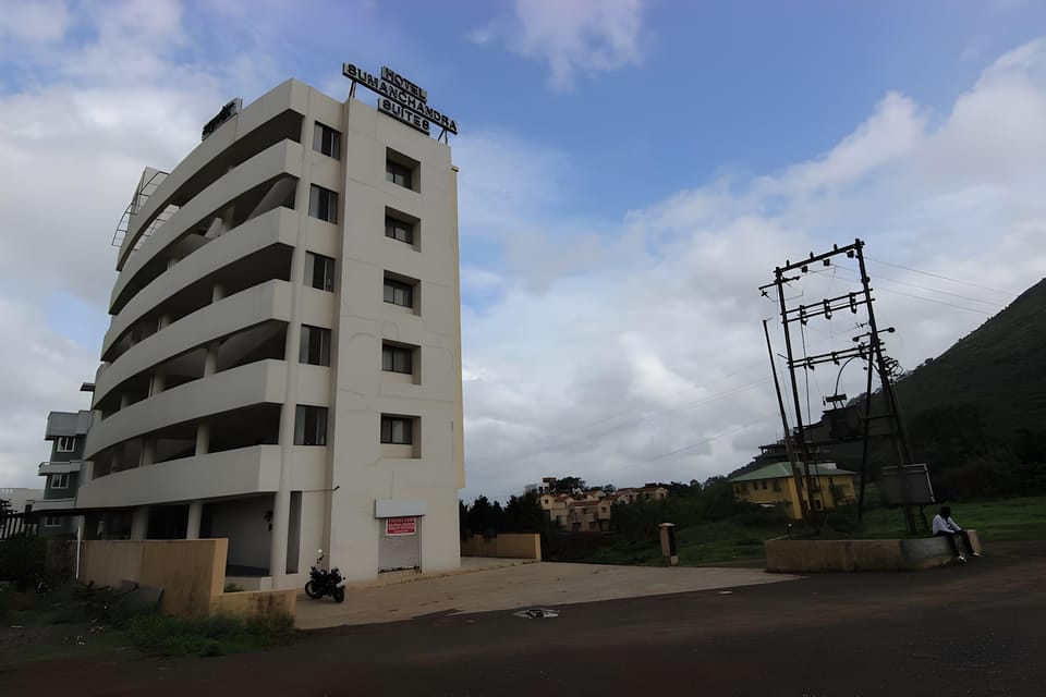 Sumanchandra Suites Hotel in Maharashtra
