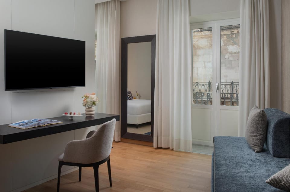 Suite room