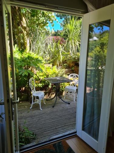 Palm Grove Apartments Hotel in Torquay