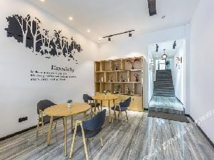 Lutoushe Intelligent Hotel (Hangzhou Wenze Road Subway Station) Hotel in Hangzhou