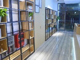 Lutoushe Intelligent Hotel (Hangzhou Wenze Road Subway Station) Hotel in Hangzhou