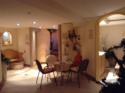 Hotel Garni Almhof Hotel in Seefeld