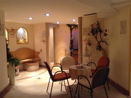 Hotel Garni Almhof Hotel in Seefeld