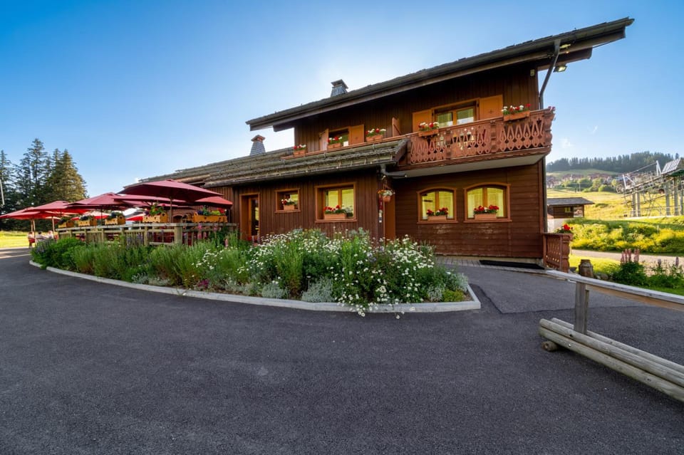 La Vieille Ferme Hotel in Manigod