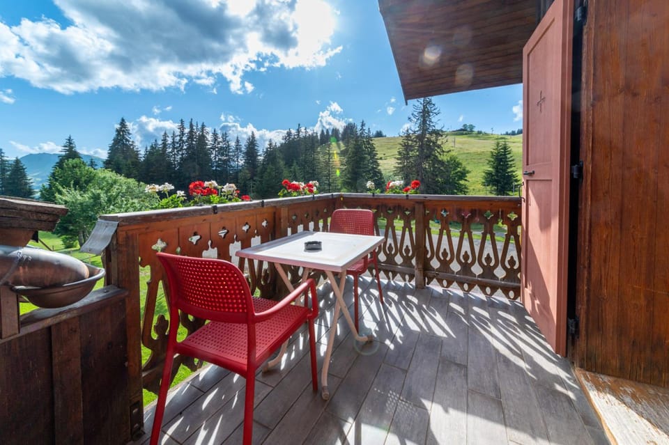 La Vieille Ferme Hotel in Manigod