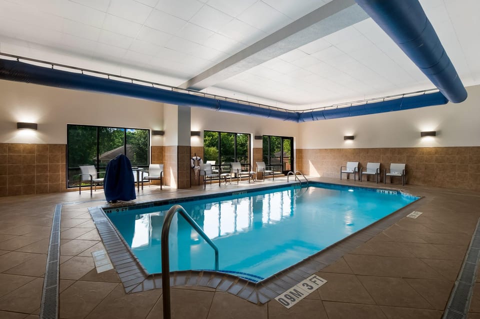 Holiday Inn Express & Suites Lexington By IHG Hotel in Leesville