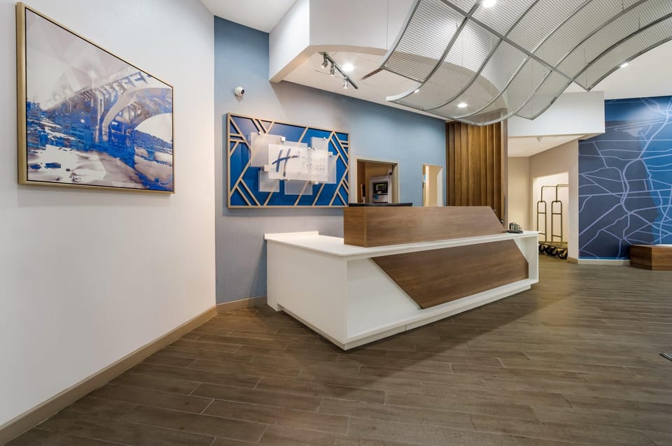 Holiday Inn Express & Suites Lexington By IHG Hotel in Leesville