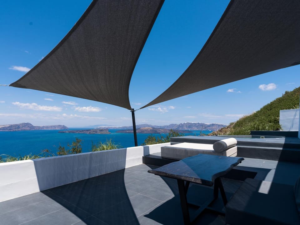 Santonero Hotel in Santorini