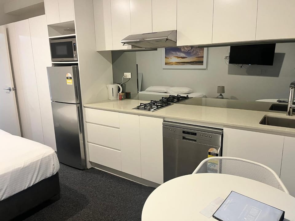 Bondi Beach Studios Suite Hotel in Sydney