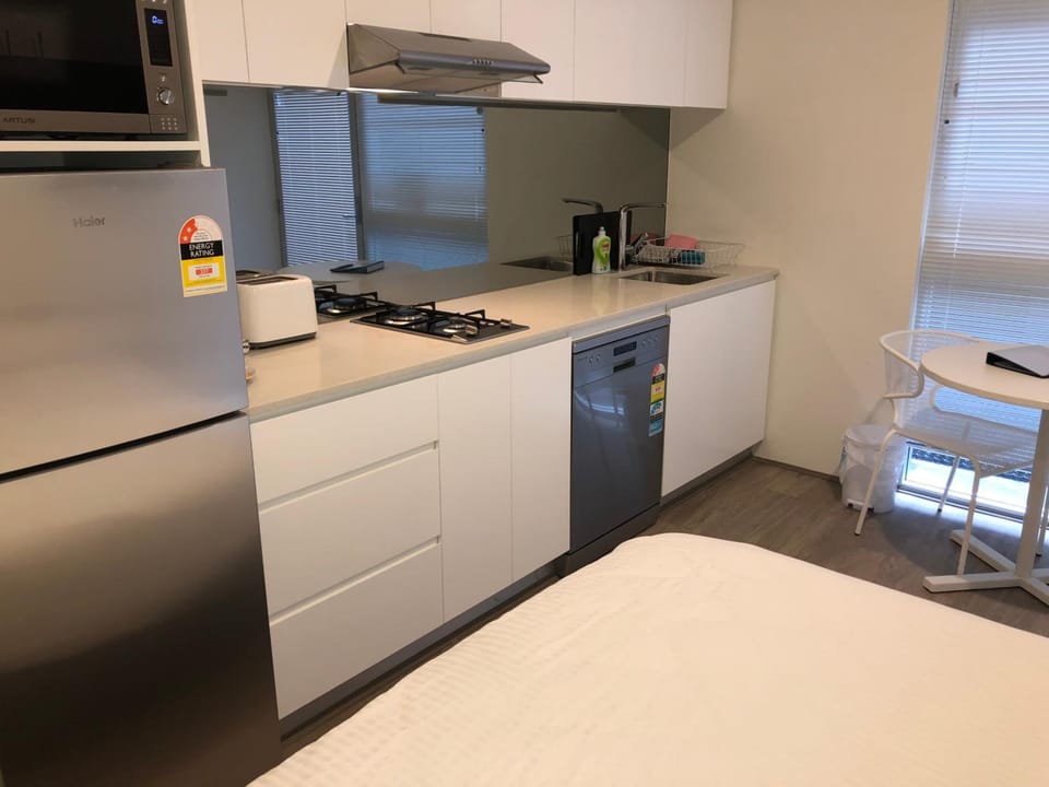 Bondi Beach Studios Suite Hotel in Sydney