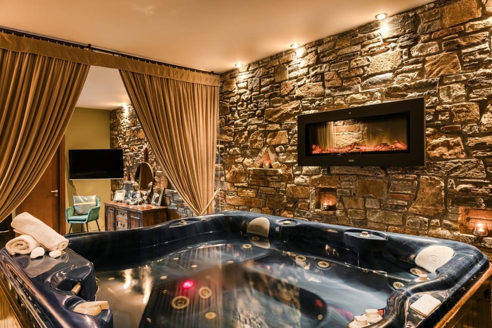 Hot tub