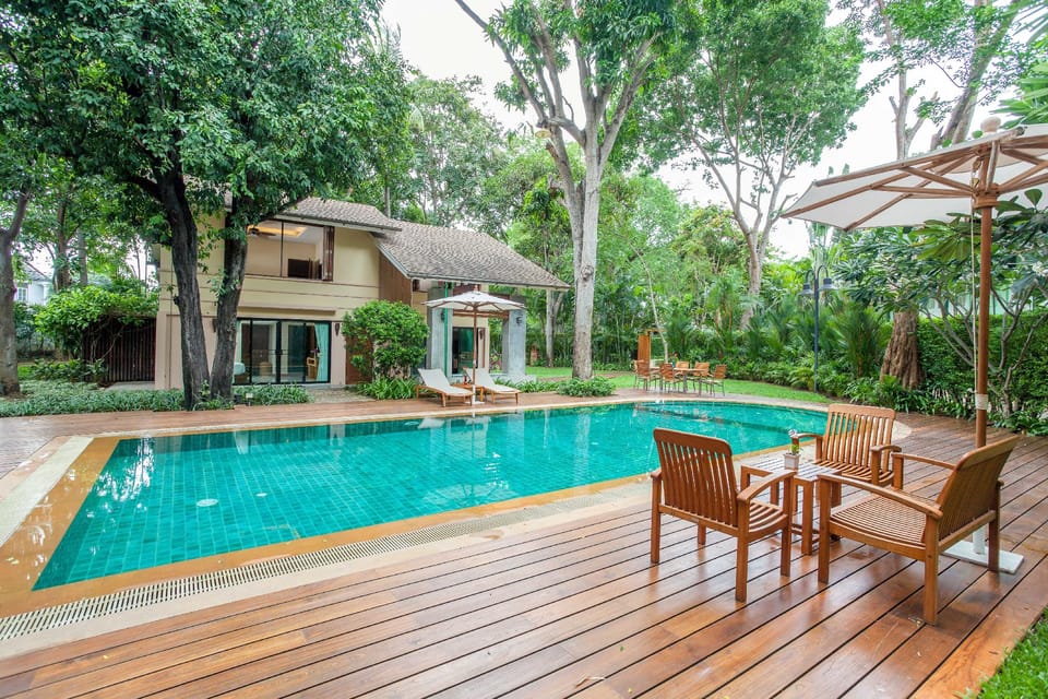 Private pool