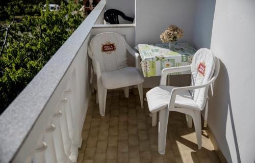 Apartment Ante Kampor Hotel in Lika-Senj County