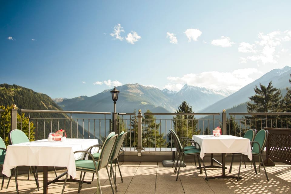 die Aussicht Hotel in Tyrol
