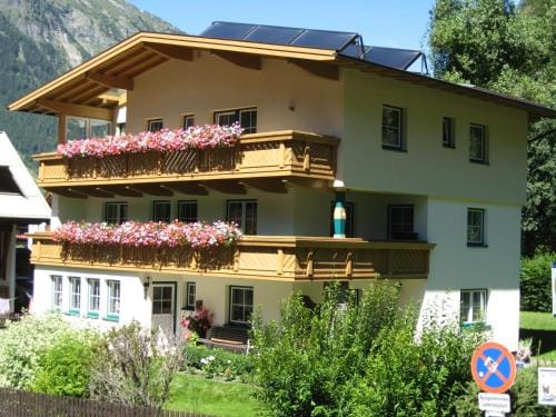 Haus Kristall Hotel in Trentino-South Tyrol