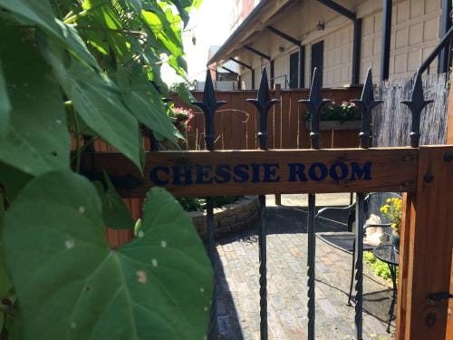 Chessie Room Hotel in Huntington