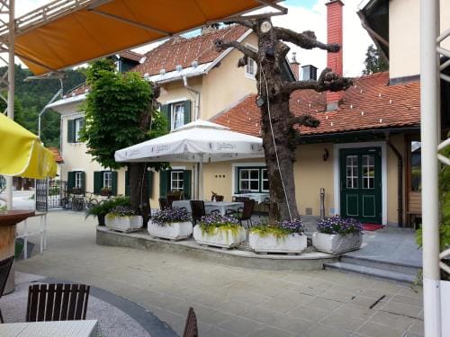 Guesthouse Avsenik Hotel in Carinthia, Austria