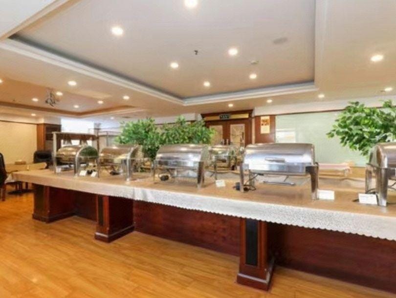 Vienna Hotel Zhongshan Bus Station Hotel in Guangzhou